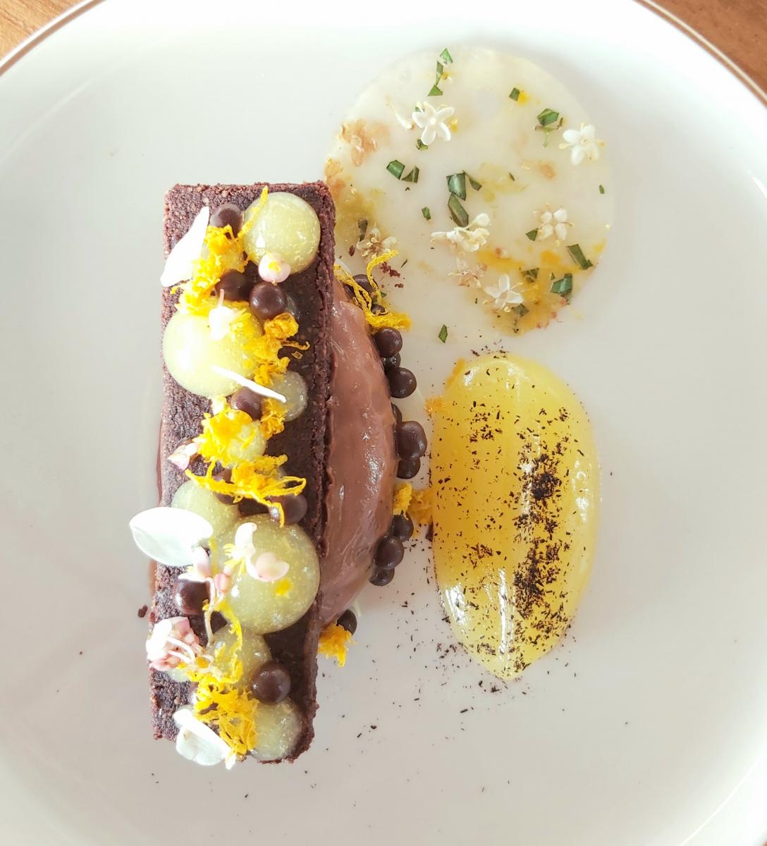 Restaurant & Bar
Taste pleasures in an exceptional setting