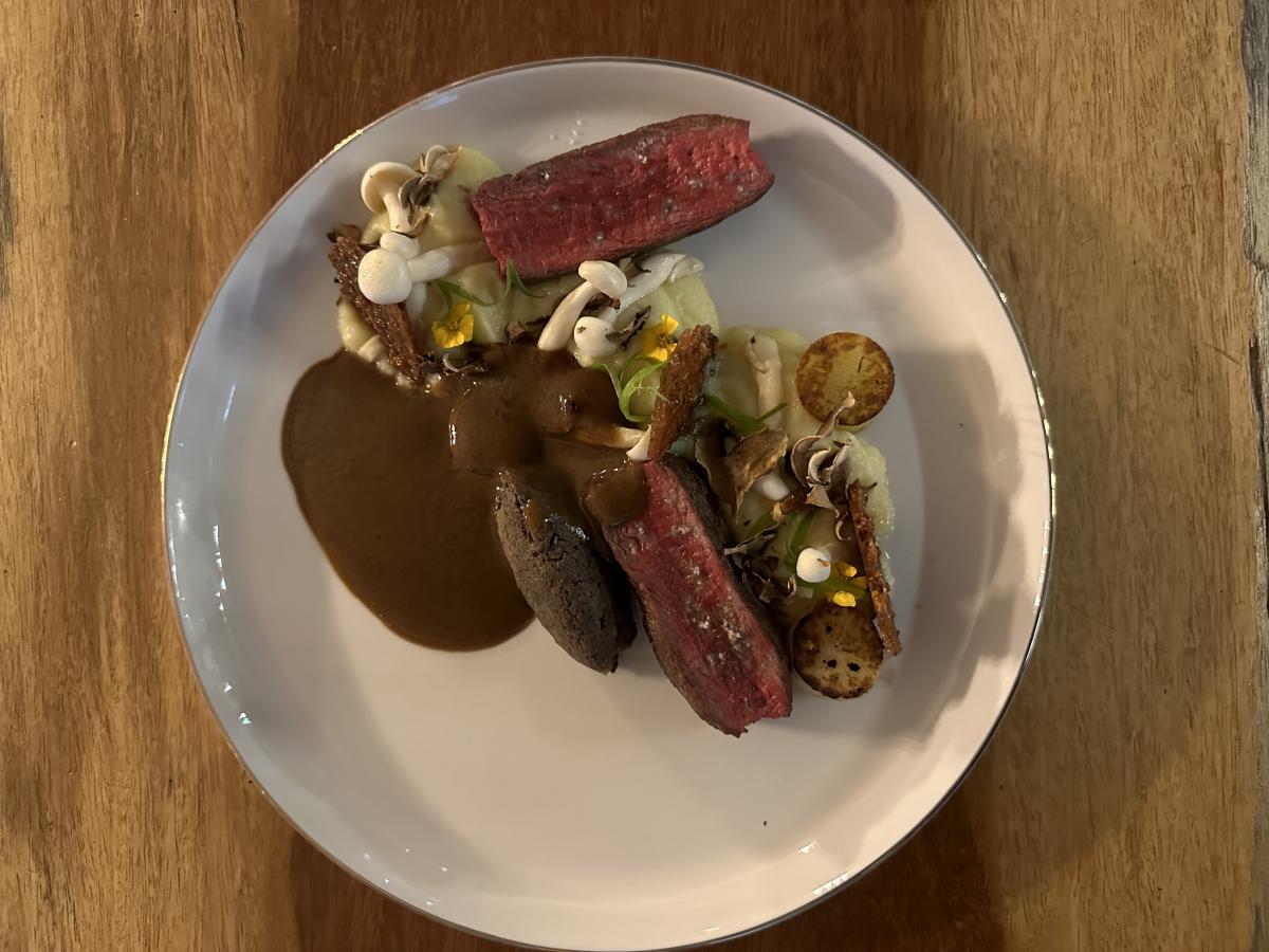 Restaurant & Bar
Taste pleasures in an exceptional setting